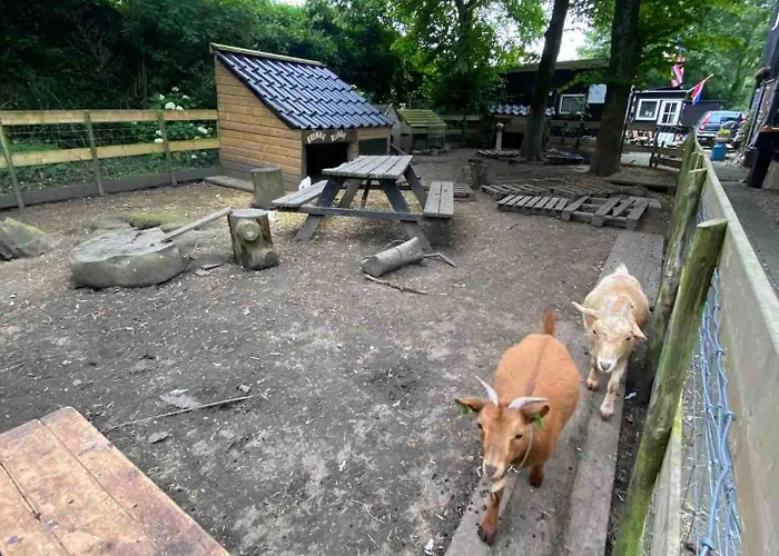 La Luna - Desi 팜스테이 히어후코바드